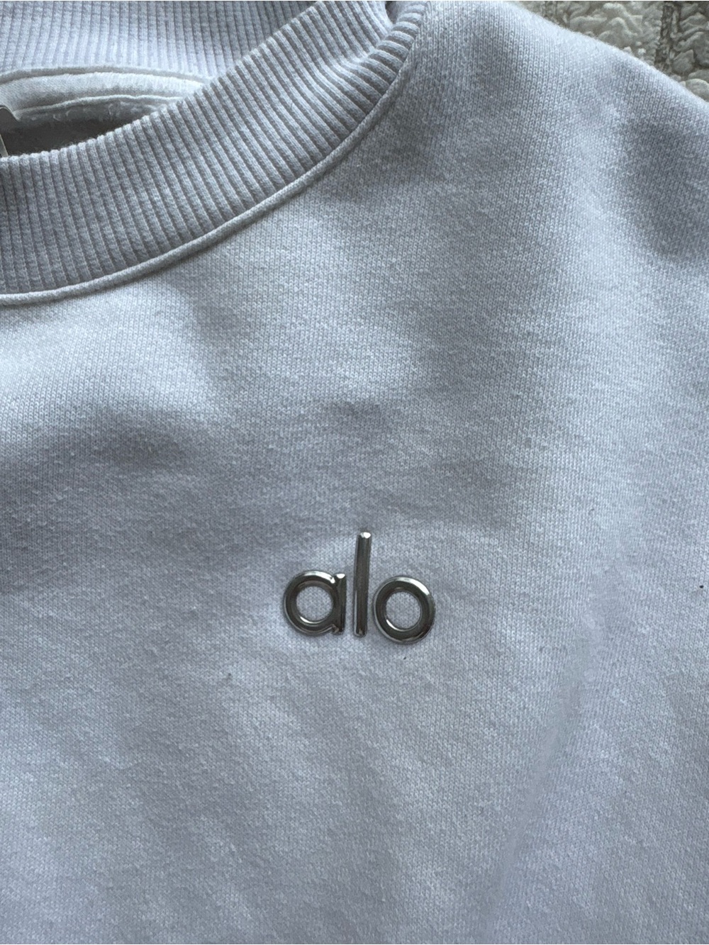 ALO Yoga White Cropped Crewneck Sweatshirt - Picture 3 of 4
